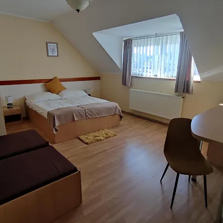 Invest Vendeghaz Bed & Breakfast