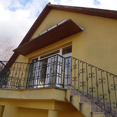 Invest Vendeghaz Bed & Breakfast *