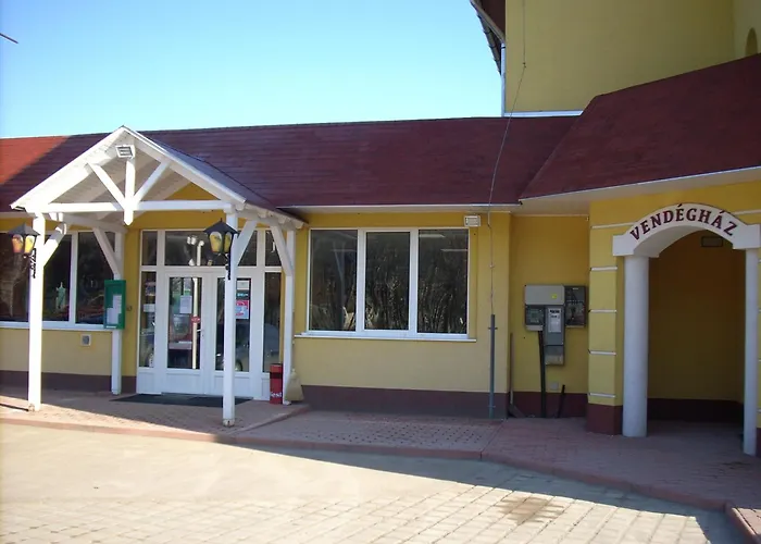 Bed & Breakfast Invest Vendeghaz 3*